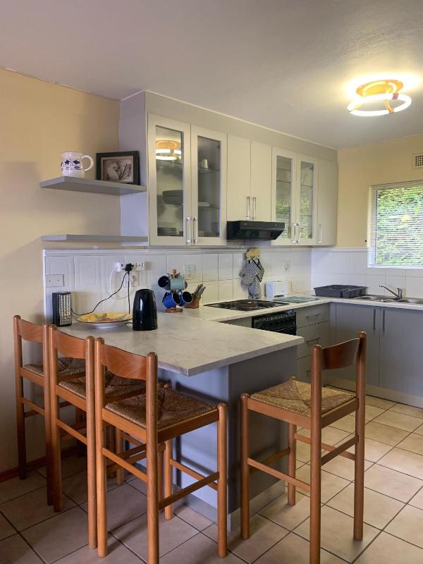 Cozy 2-Bedroom Apartment with Ocean View in Margate - image 12