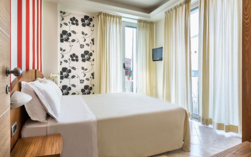 Economy Double or Twin Room image 3