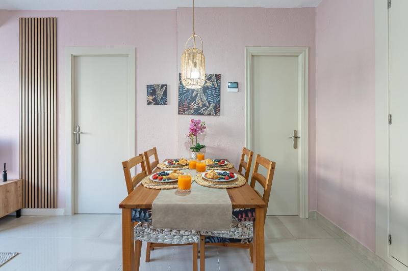 797 HOLIDAY RENTALS- Apartamento para 4 en el Velero - image 16