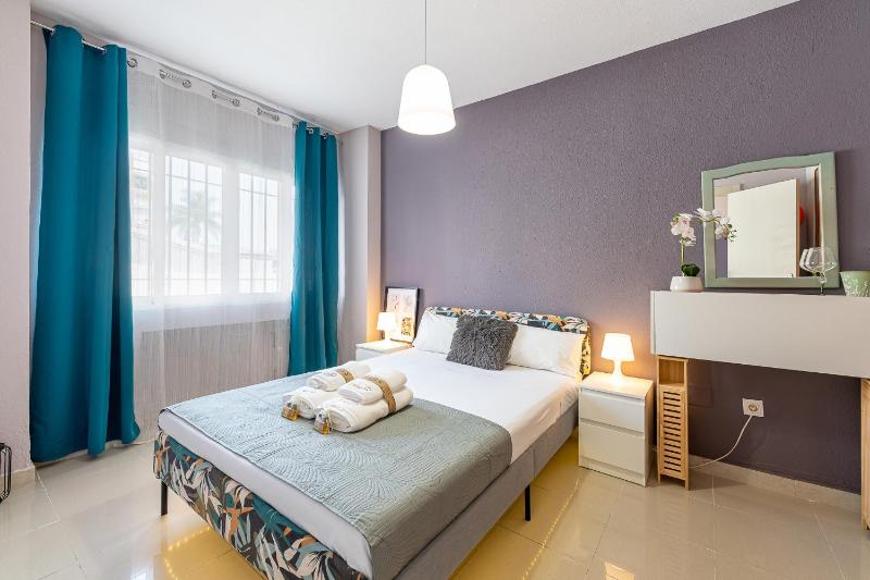 797 HOLIDAY RENTALS- Apartamento para 4 en el Velero - image 8