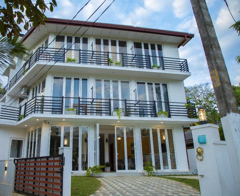 House On The Bend - image 1