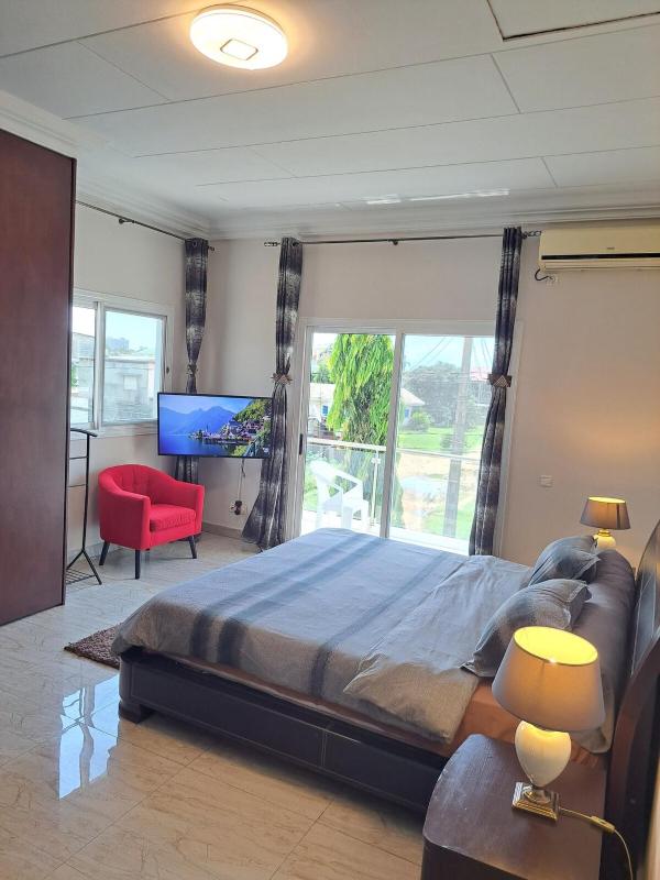 Villa Elizabeth Modern duplex in Akanda - image 7