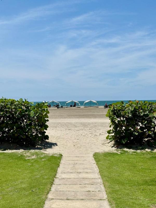 Experiencia Frente al Mar con Piscina y Playa en MORROS 922 - image 14
