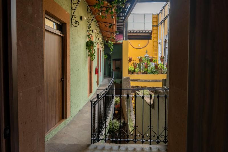 Straw Hat Hostel & RoofTop Bar CDMX - image 16