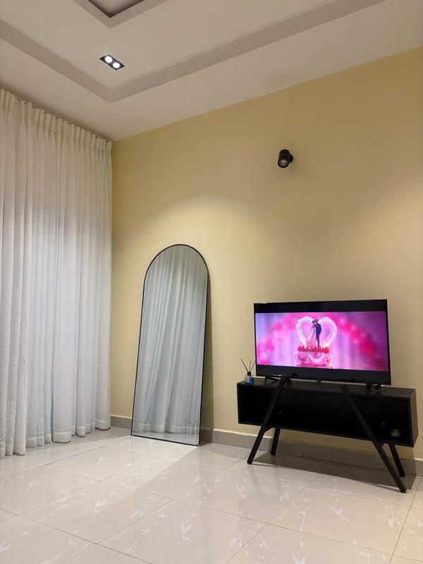 Studio apartment - image 1