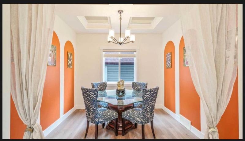 Stylish 4BR Home AC DBL Garage Near Airport - image 15