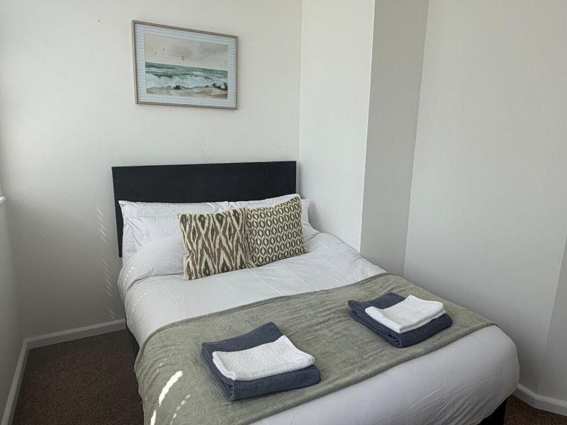 Brighton 2 Bed - Sleeps 6 - Monthly Stays - image 4