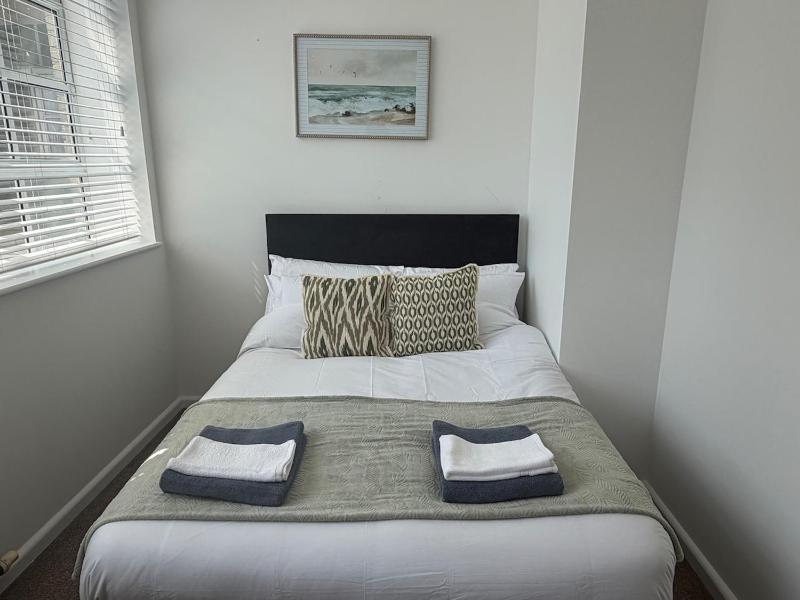 Brighton 2 Bed - Sleeps 6 - Monthly Stays - image 12