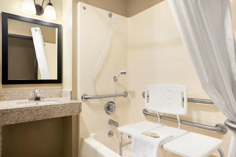 King Room - Mobility Access/Non-Smoking image 2