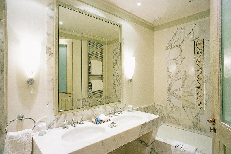 Superior Room Orangerie image 3