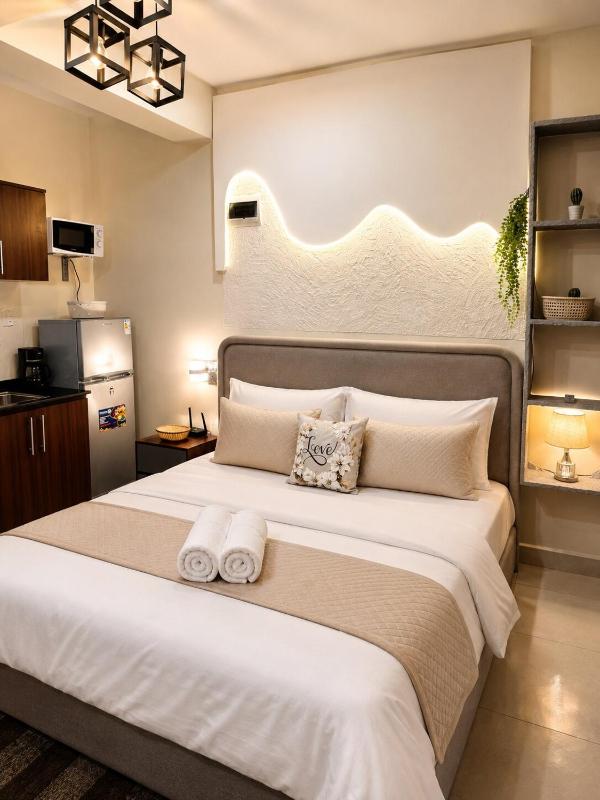 Modern Luxury Apartment Near Beach Malls &Cafés - image 16