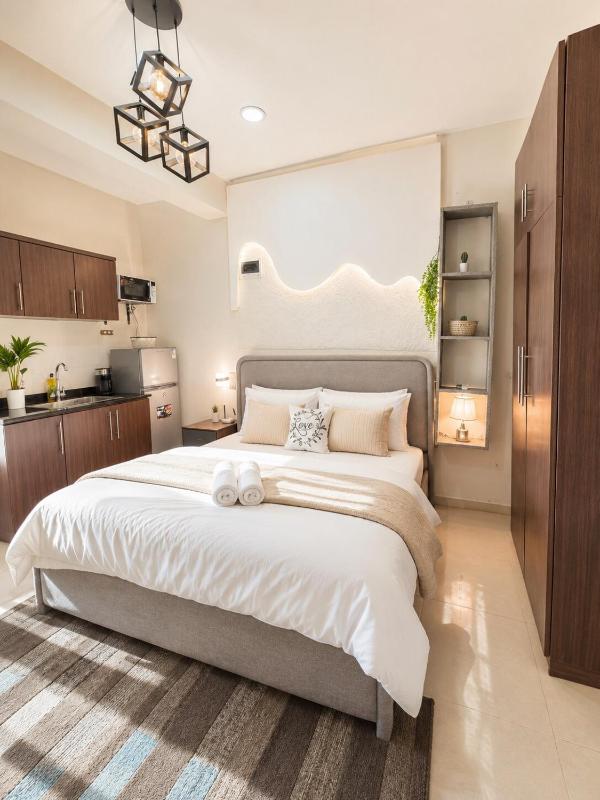Modern Luxury Apartment Near Beach Malls &Cafés - image 4
