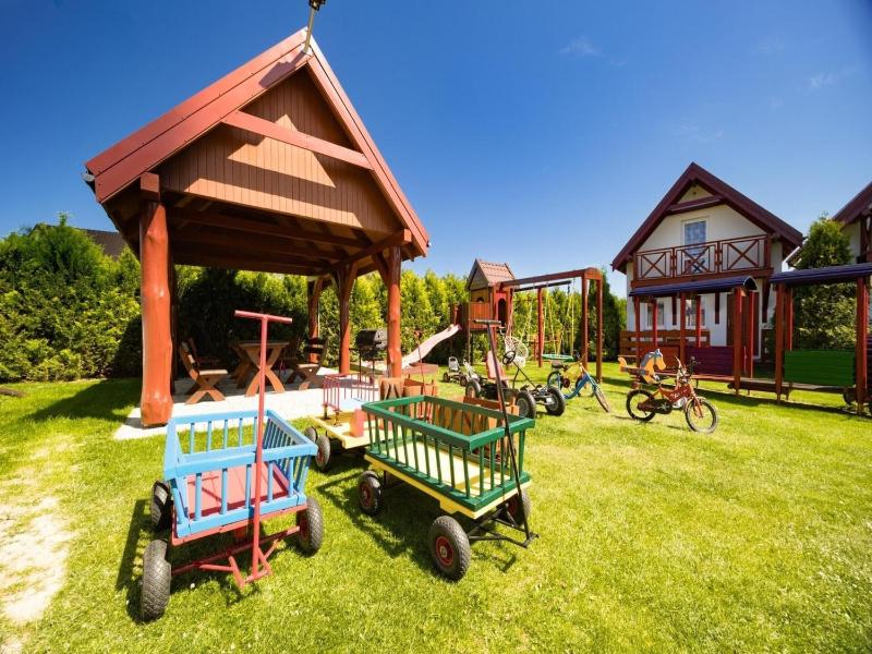 Year-round holiday home with fireplace and terrace - image 47