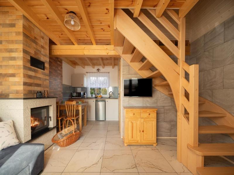 Year-round holiday home with fireplace and terrace - image 38