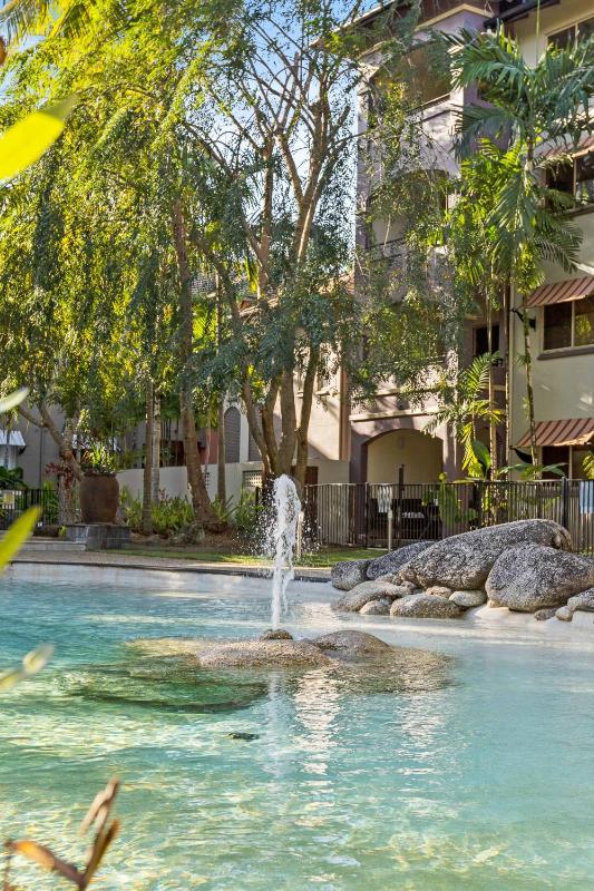 Palm View 9 Pools BBQ and Gym - image 2
