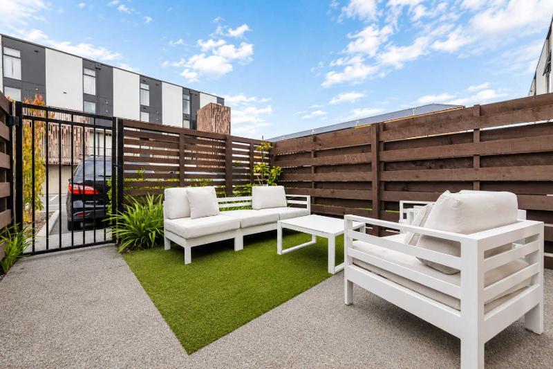 2BR in Salisbury with Garden Retreat - image 3