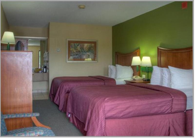 Double Room with Two Double Beds - Non-Smoking image 3