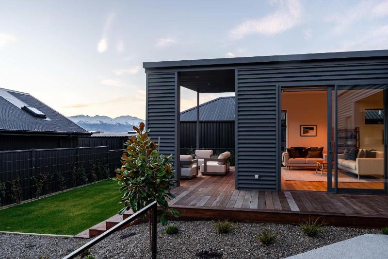 Eliza's Escape with Mountain Views - image 40