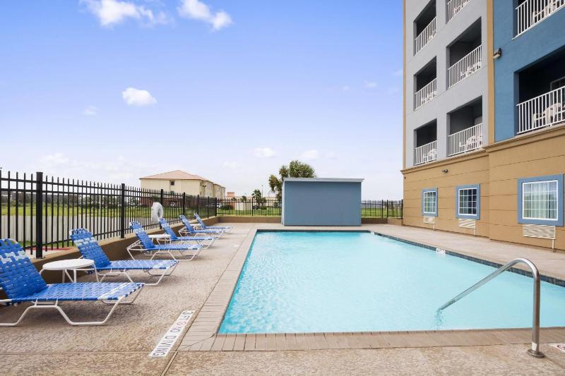 Days Inn & Suites by Wyndham Galveston West/Seawall - image 33