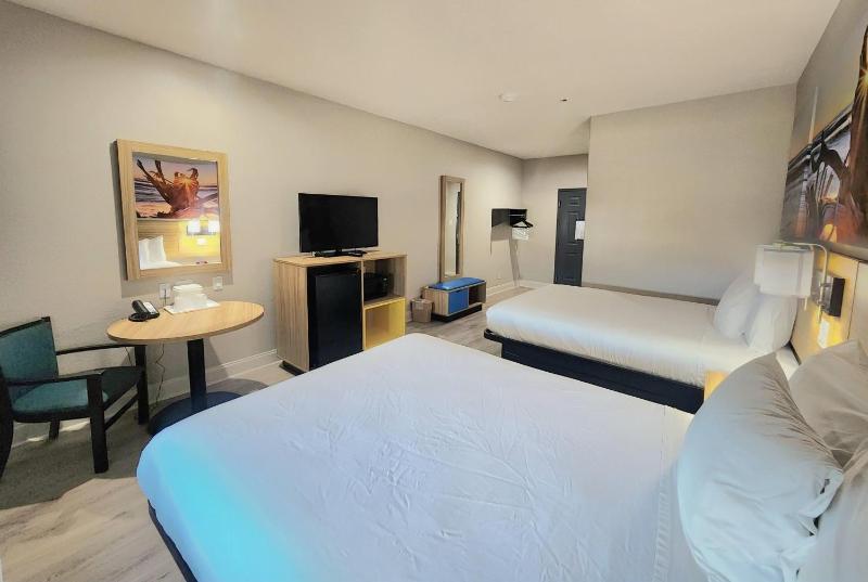 Days Inn & Suites by Wyndham Galveston West/Seawall - image 41