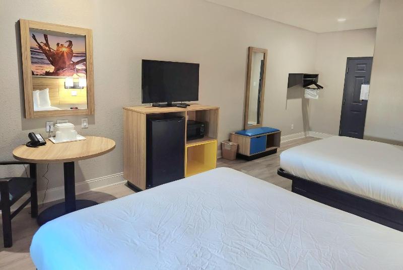 Days Inn & Suites by Wyndham Galveston West/Seawall - image 37