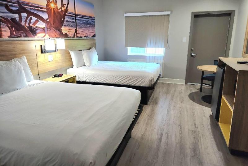 Days Inn & Suites by Wyndham Galveston West/Seawall - image 36