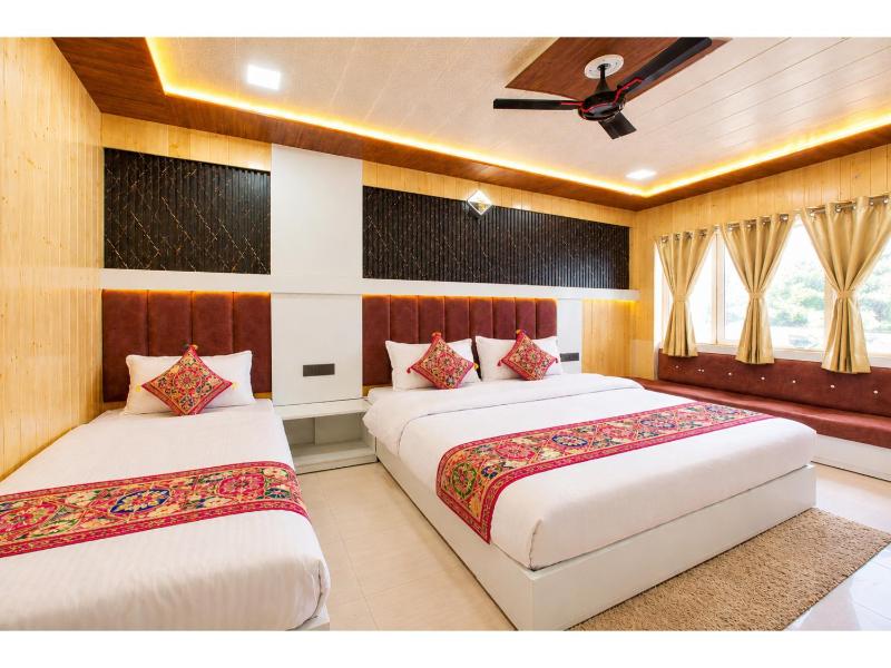Sangeeta Prime Stay Nainital - Comfortable Rooms  Restaurant & Convenient Parking - image 18