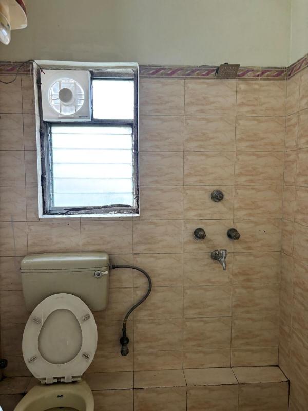 Luxe Three Bedroom Apartment Full flat - image 14