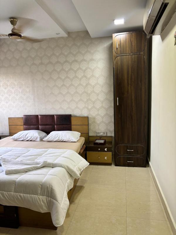 New Alipore 9 Rooms Apartment - image 16
