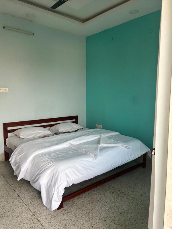 New Alipore 9 Rooms Apartment - image 4