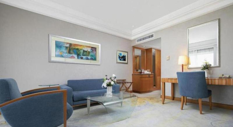 Wuhan Premier Mayflowers Hotel - image 50
