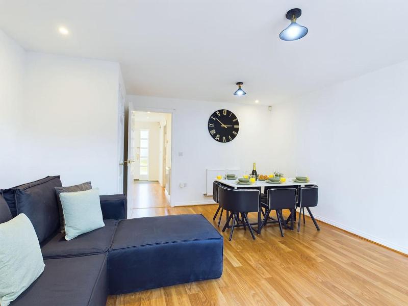 Sotherby Walk by Signature Stays - Townhouse - Parking - Modern - image 39