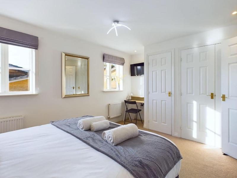 Sotherby Walk by Signature Stays - Townhouse - Parking - Modern - image 41