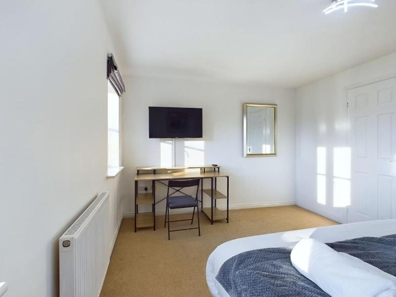 Sotherby Walk by Signature Stays - Townhouse - Parking - Modern - image 48