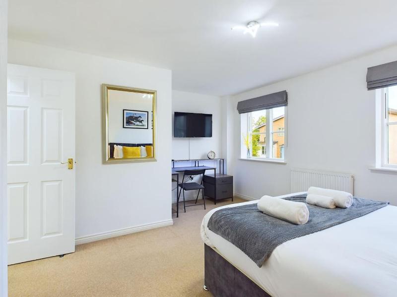 Sotherby Walk by Signature Stays - Townhouse - Parking - Modern - image 49