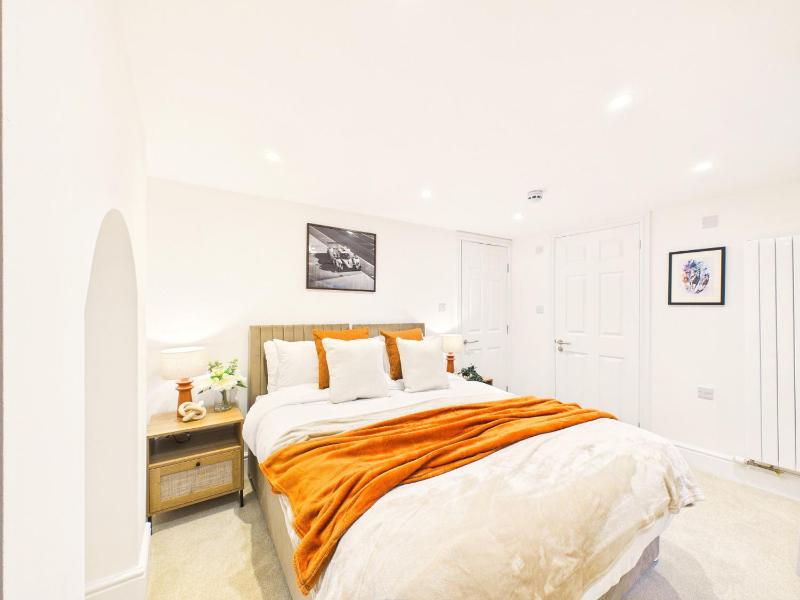 NEW Artisan Flat by Signature Stays - Modern - Spacious - image 30