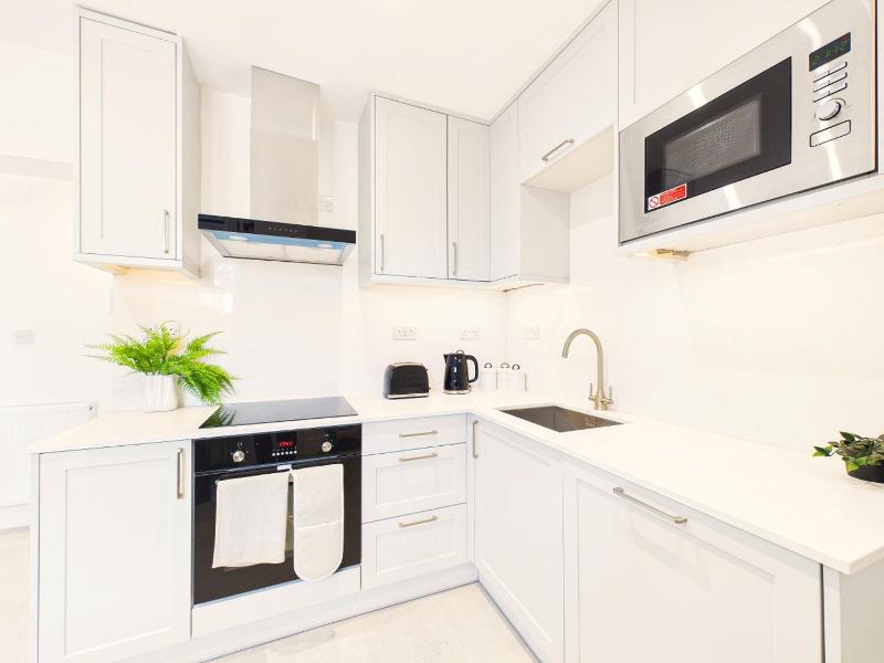 NEW Artisan Flat by Signature Stays - Modern - Spacious - image 29