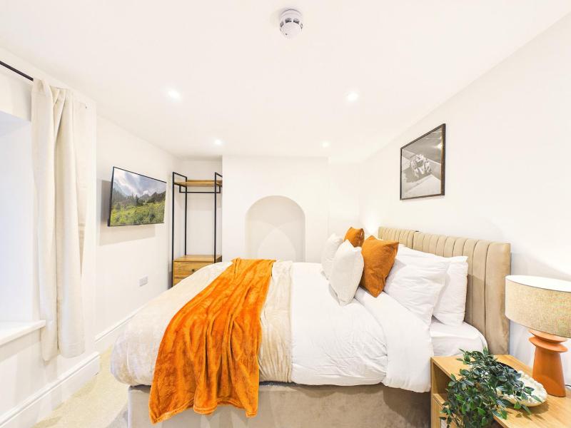 NEW Artisan Flat by Signature Stays - Modern - Spacious - image 17