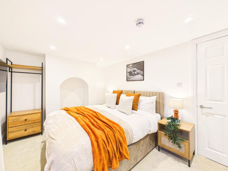 NEW Artisan Flat by Signature Stays - Modern - Spacious - image 27