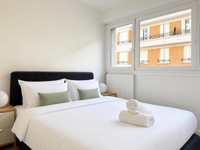 Belleville 1 Bedroom Apartment Near Père Lachaise - image 15