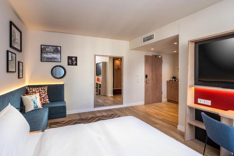 Hampton by Hilton Bremen North - image 6