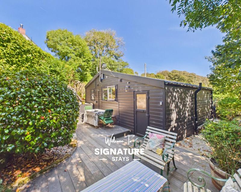 NEW Bossava Chalet - Cosy Retreat by Signature Stays - 2 Bedroom - image 1