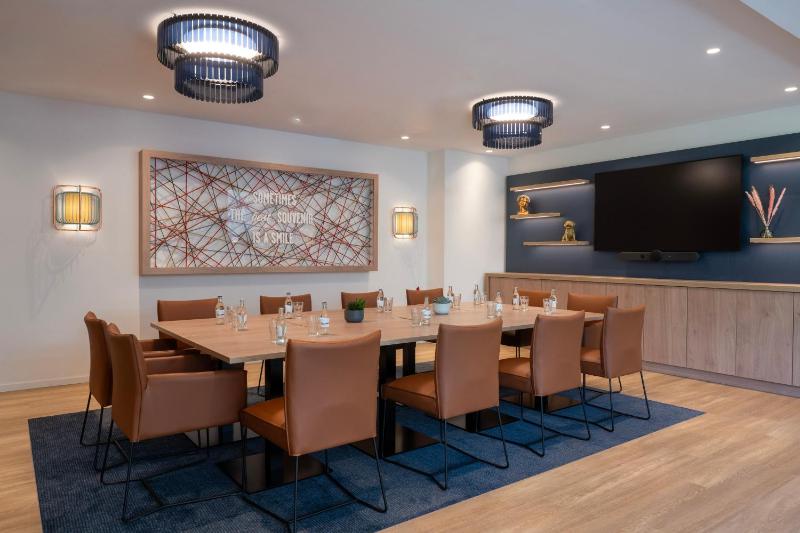 Hampton by Hilton Bremen North - image 22