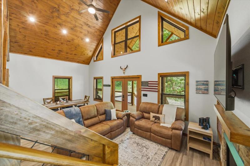Wiley's Bend cabin - image 27