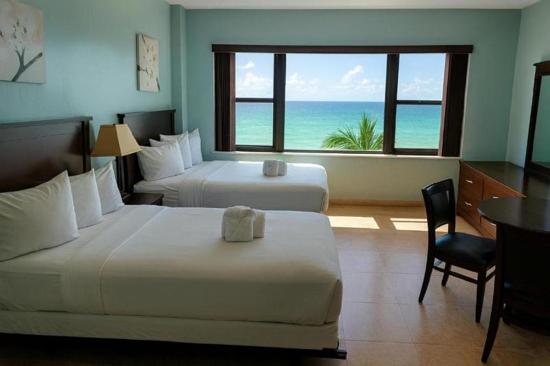 Fun by Sun Rentals direct beach access and full kitchen - image 27