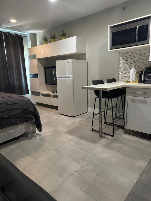 Fun by Sun Rentals direct beach access and full kitchen - image 6