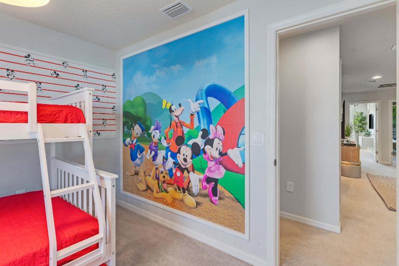 Hidden Kingdom Oasis VR 7 Miles to Disney - image 38
