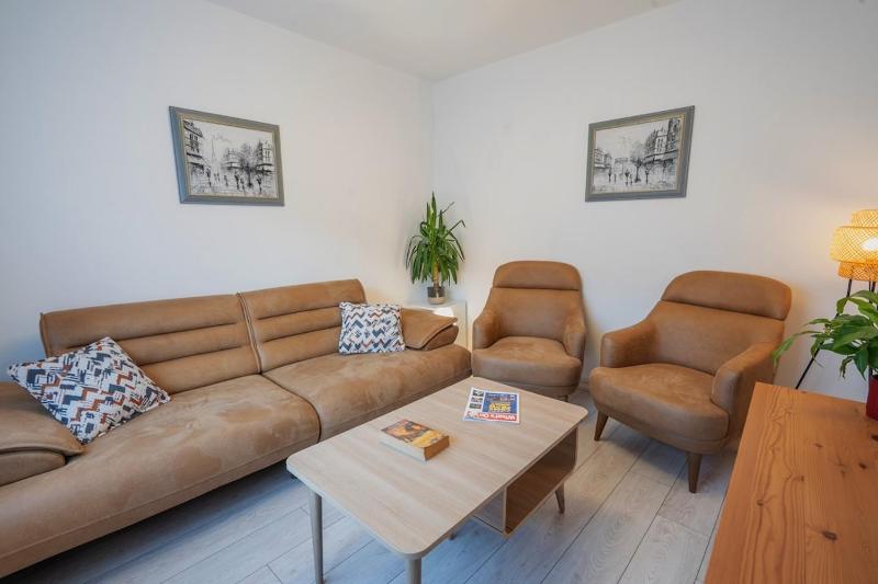 4 bedrooms 2 Baths Property & Contractor stays - image 8