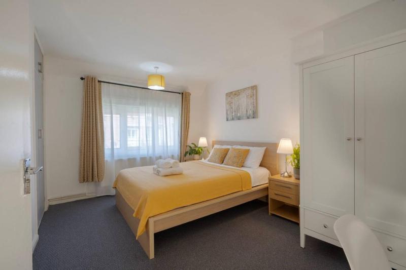 4 bedrooms 2 Baths Property & Contractor stays - image 7