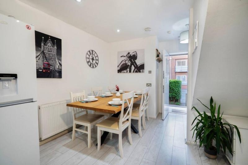 4 bedrooms 2 Baths Property & Contractor stays - image 42